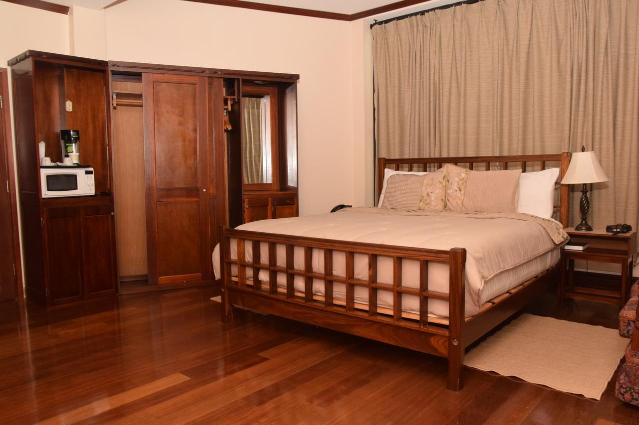 Brandsville Suites Джорджтаун Экстерьер фото